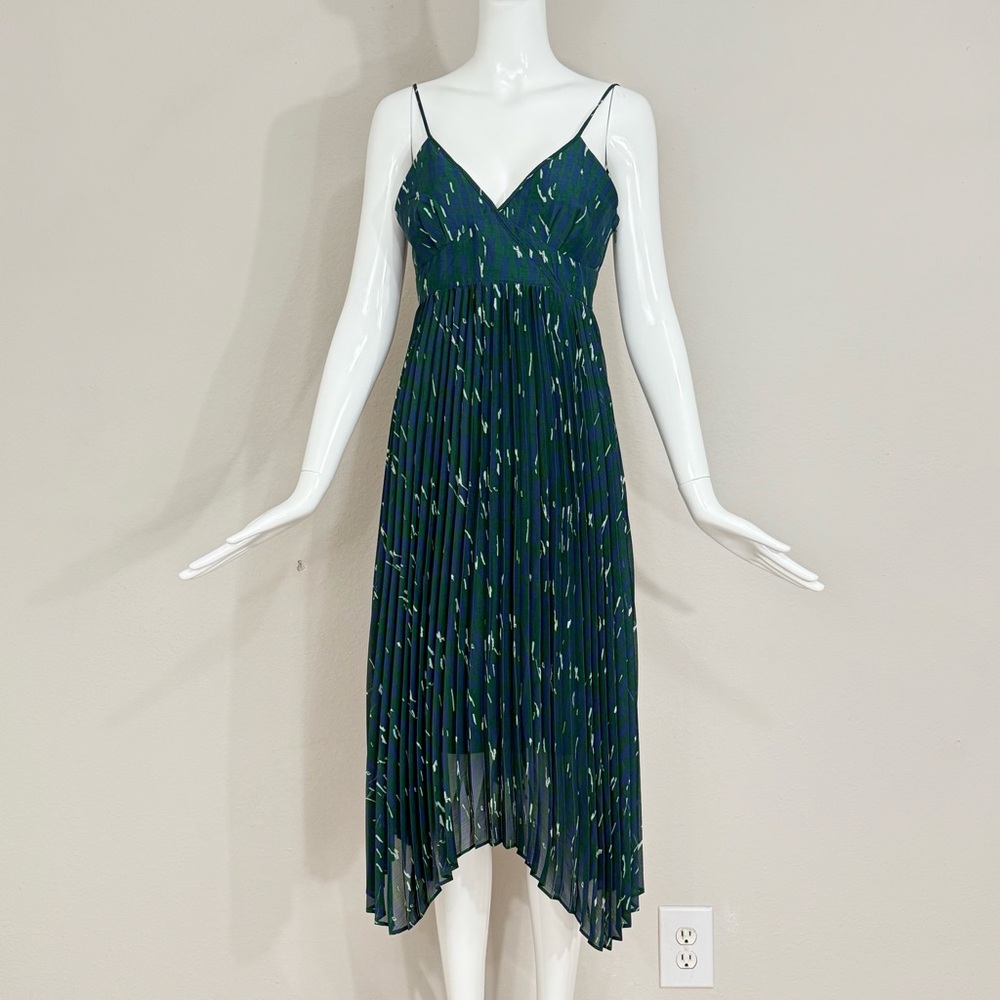 NWT UNIQLO Pleated Camisole Green Dress, Abstract Print Size Small